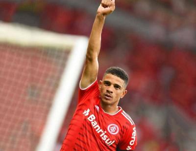 عصابة تقتل شقيق لاعب برازيلي شهير وتتصل بالشرطة لإنقاذه