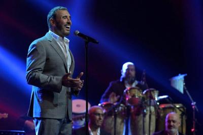 A Night of Music and Romance with Al-Qaisar