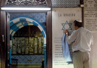 Death of Third Security Officer After Attack Near Jewish Synagogue in Tunisia