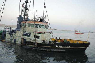 Title: Suez Canal Authority: Successful Recovery of Tugboat Fahd from Waterway