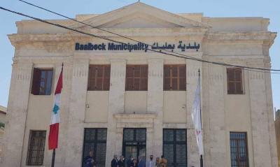 Syrians Promote Drugs at the Entrances of Baalbek Fortress