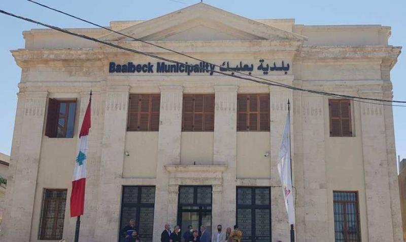 Syrians Promote Drugs at the Entrances of Baalbek Fortress