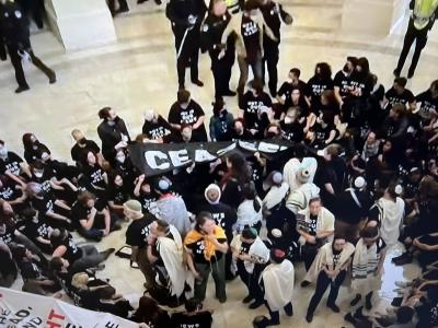 Title: Video - Jews Against the War Storm the U.S. Congress