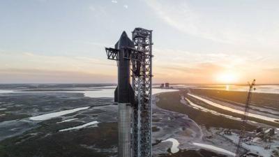 SpaceX Receives Regulatory Approval for Its First Spaceflight