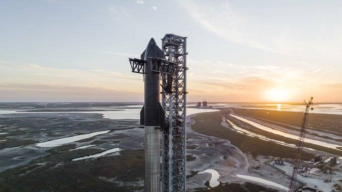 SpaceX Receives Regulatory Approval for Its First Spaceflight