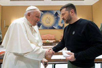Zelensky Gifts Pope a Bulletproof Vest