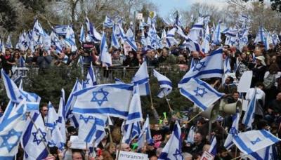 Thousands of Israelis Protest After Defense Minister's Dismissal