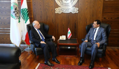 Defense Minister Meets Qatari Ambassador