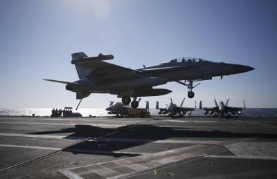 F-18 Fighter Jet Crashes in Zaragoza: Video