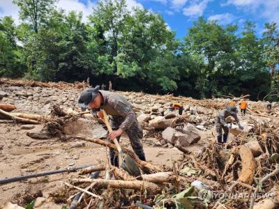 India: Rescue Workers Search for Missing Persons After Landslide