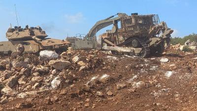 Israeli Bulldozers Begin Building Concrete Wall on Border with Lebanon