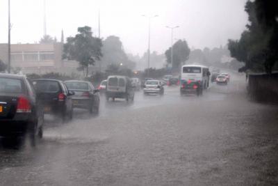 Water Accumulation on Highway Causes Heavy Traffic Congestion
