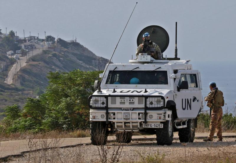 Title: Residents of Tyre Confront UNIFIL Patrol, Army Intervenes