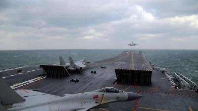 Taiwan: Chinese Aircraft Carriers Sailed Through the Strait