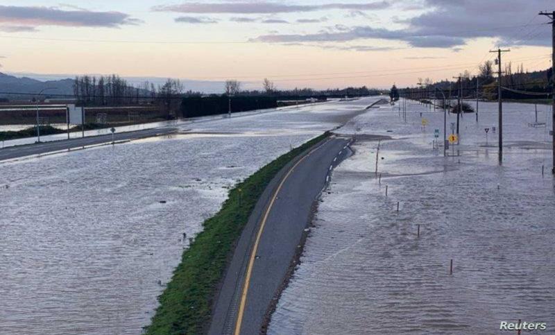 Significant Damage and 4 Missing Due to Floods in Canada