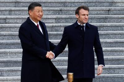 Macron Urges Chinese President to Convince Russia to Return to Negotiations