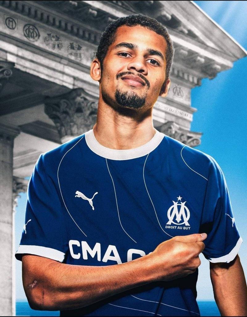 Marseille Signs Senegalese Ndiaye