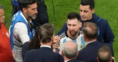 Messi Attacks Netherlands Coach