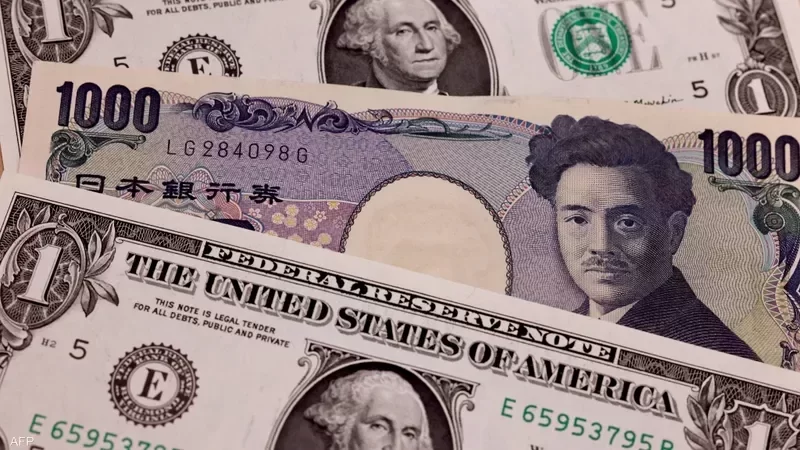 Dollar Declines, Yen Rises