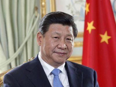 Chinese President Meets Kissinger in Beijing