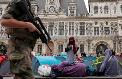Half a Million Refugees in France by the End of 2022
