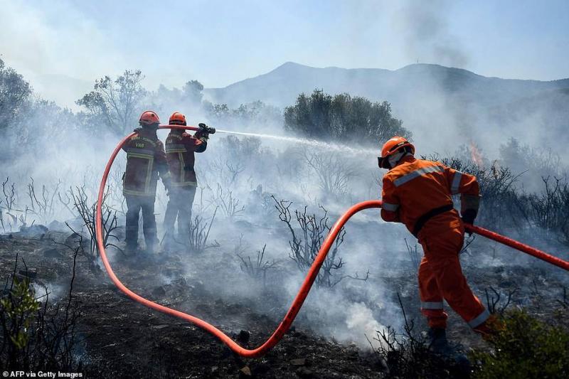 Firefighting Teams in France Continue to Extinguish Blaze at 