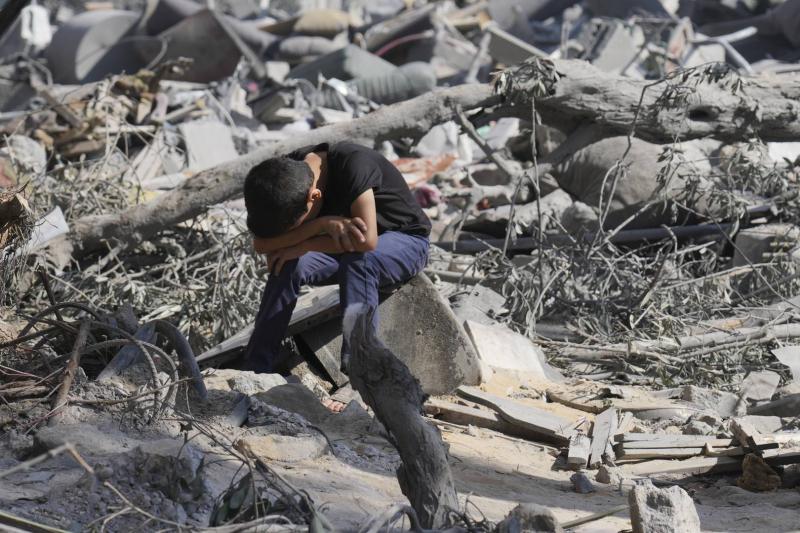 Ministry of Health in Gaza Issues List of 7,000 Killed in Israeli Bombing