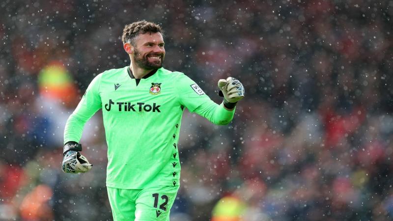 Former England Goalkeeper Foster Retires at 40