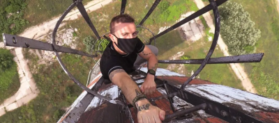 The Last Picture of a French Adventurer Who Fell from a Hong Kong Tower