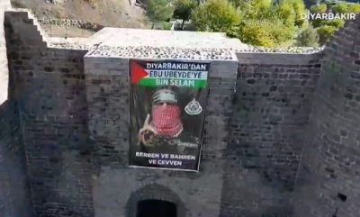 Abu Ubaida on the Walls of the Salah al-Din Ayyubi Castle (Video)