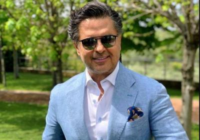 Special Song from Ragheb for Prince Hussein
