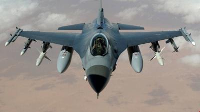 Scholz: Training Ukrainians on F-16s is a Message to Russia