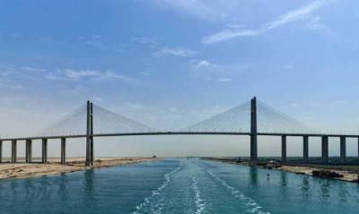 Title: Suez Canal: Navigation Unaffected by Container Ship Malfunction