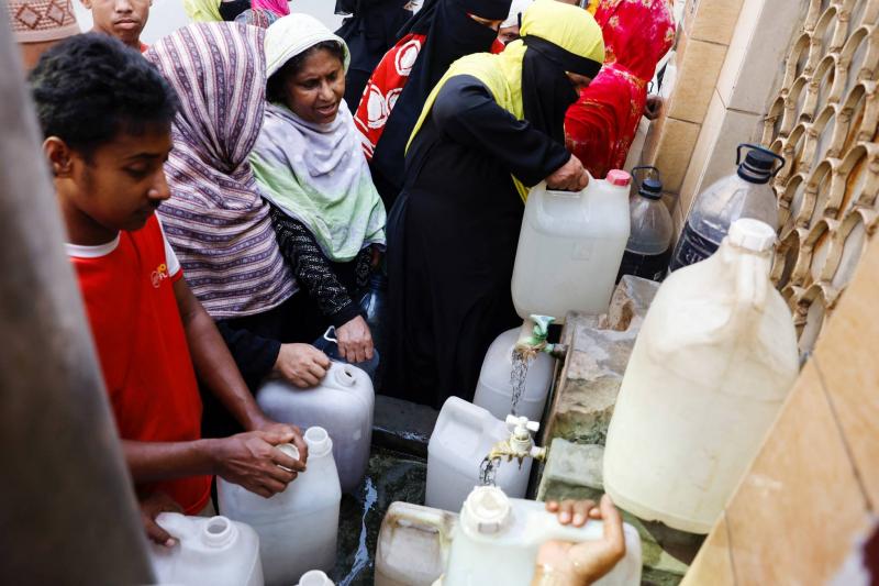 Severe Heatwave in Bangladesh Leads to School Closures and Power Cuts