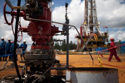 Several Countries Voluntarily Reduce Oil Production and Washington Responds