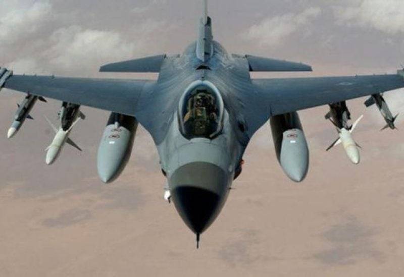 Netherlands Wants to Train Ukrainian Pilots on F-16 Fighter Jets