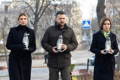 Title: Moldova's President Arrives in Ukraine
