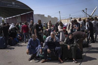 Over 100 Relief Trucks Await Entry into Gaza at Rafah Crossing