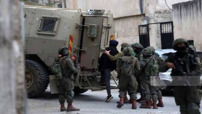 Israeli Forces Arrest Citizens from Ramallah