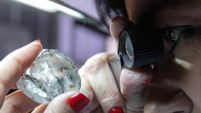 Group of Seven Bans Importing Russian Diamonds