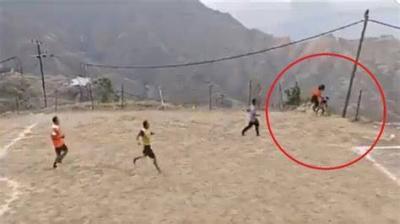 Video - Two Saudi Young Men Fall from a Mountain in Jazan While Playing Football