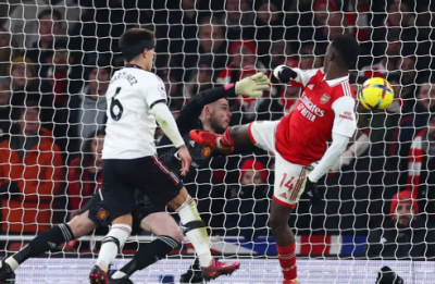 Arsenal Wins Against Manchester United in Stoppage Time