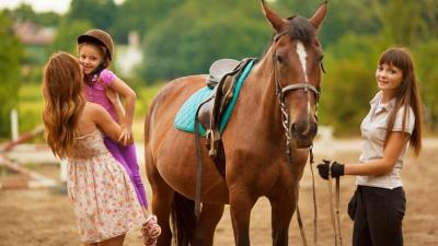 Paris Bans Children from Riding Ponies