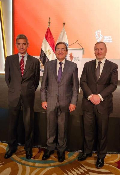 Egypt Agrees on Framework for Gold Mining Conditions with Barrick Gold and Centamin