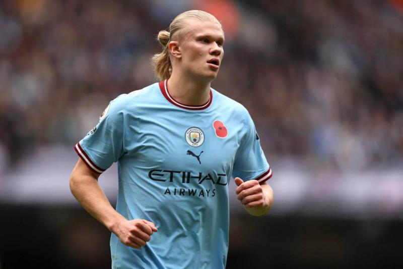 Video: Haaland Embarrasses a Child Due to Manchester United Logo