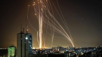 Al-Qassam Fires a Barrage of Rockets Targeting a Main Street in Tel Aviv (Video)