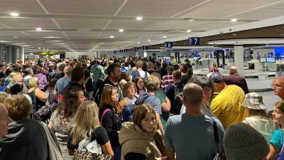 Delays at British Airports Due to Electronic Gate Malfunction