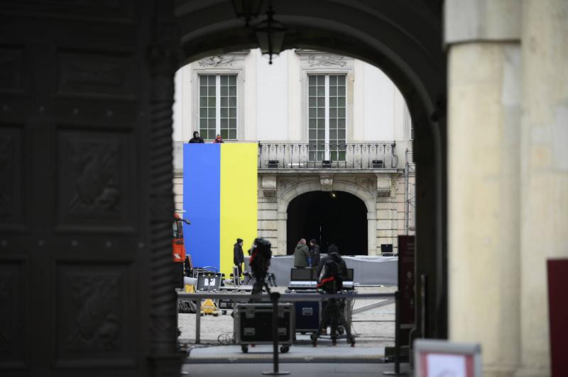 Ukrainian President Arrives in Poland