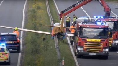 Emergency Landing of Plane on Busy Road in Britain (Video)