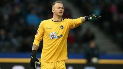 Brentford Signs Dutch Keeper Flecken